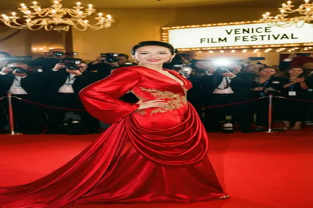 四虎与国际知名女演员合作红毯照片